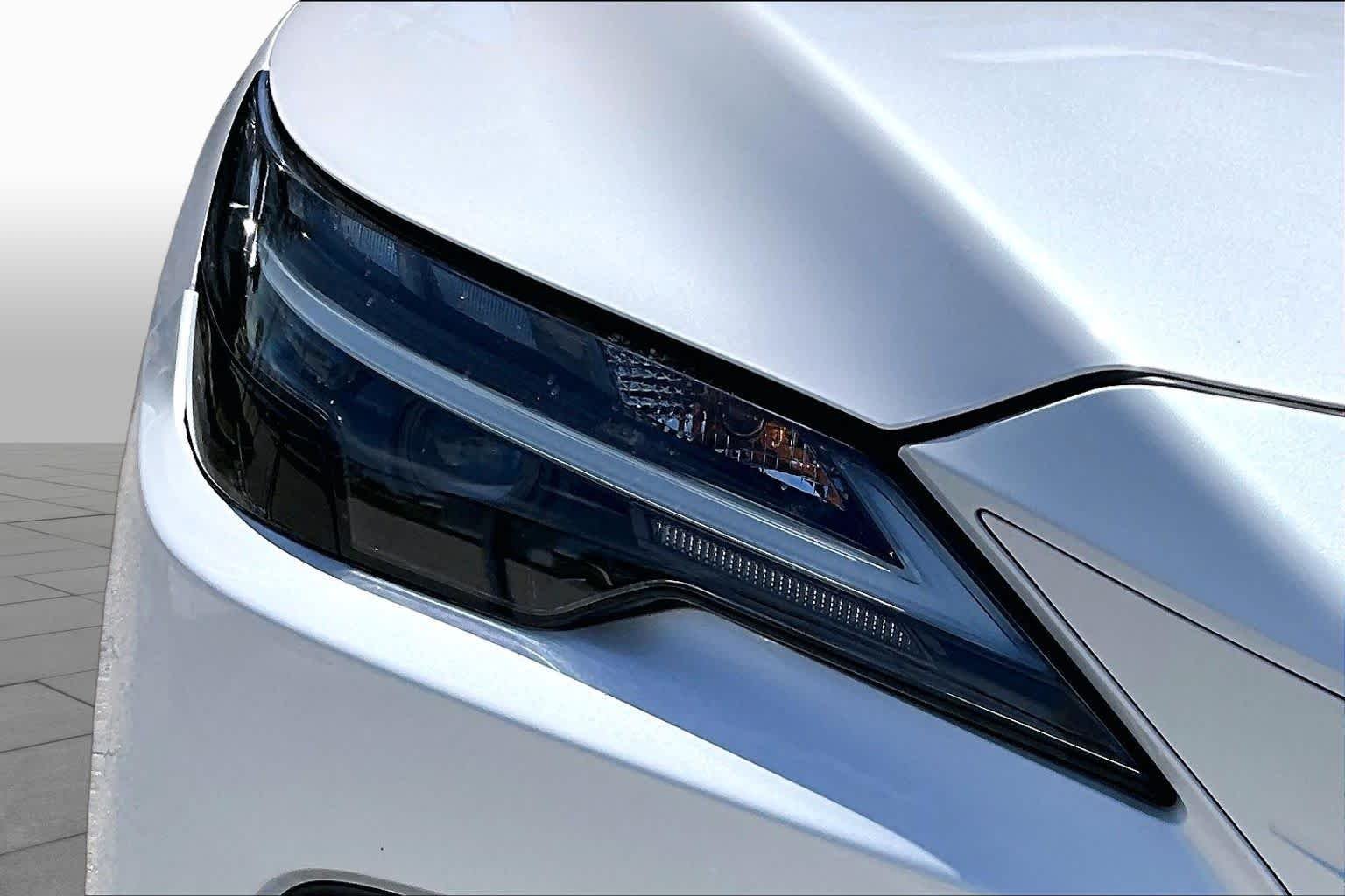 Used 2023 Eminent White Pearl Lexus  image 43
