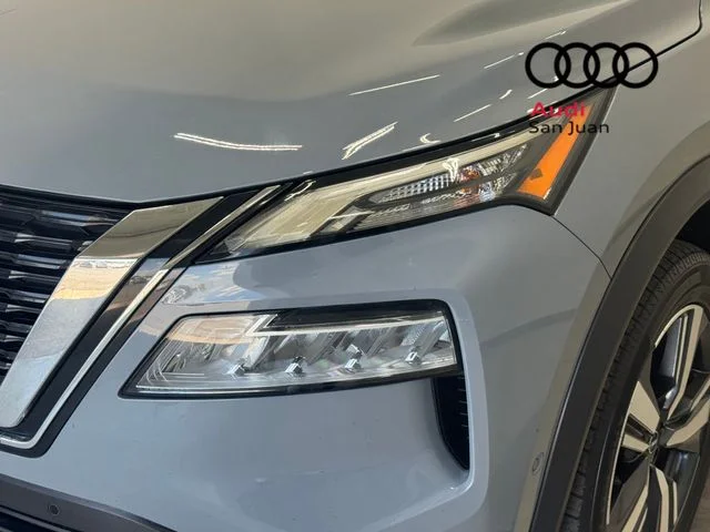 Used 2022 Gray Nissan SL image 4
