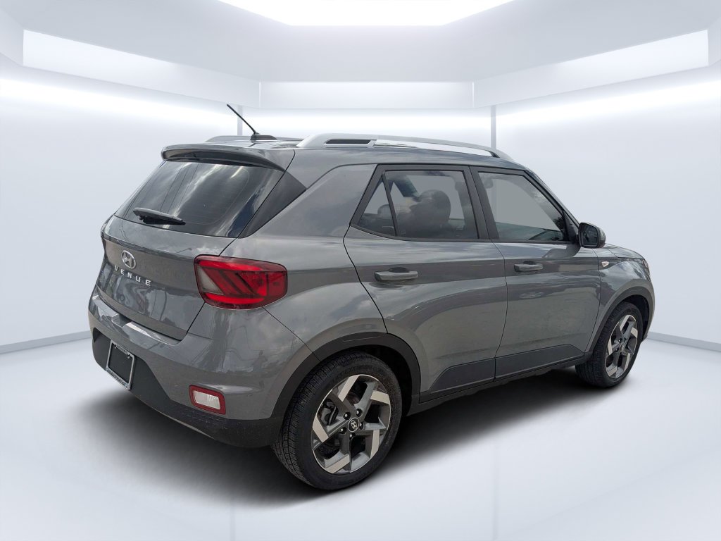 Used 2023 Gray Hyundai SEL image 3
