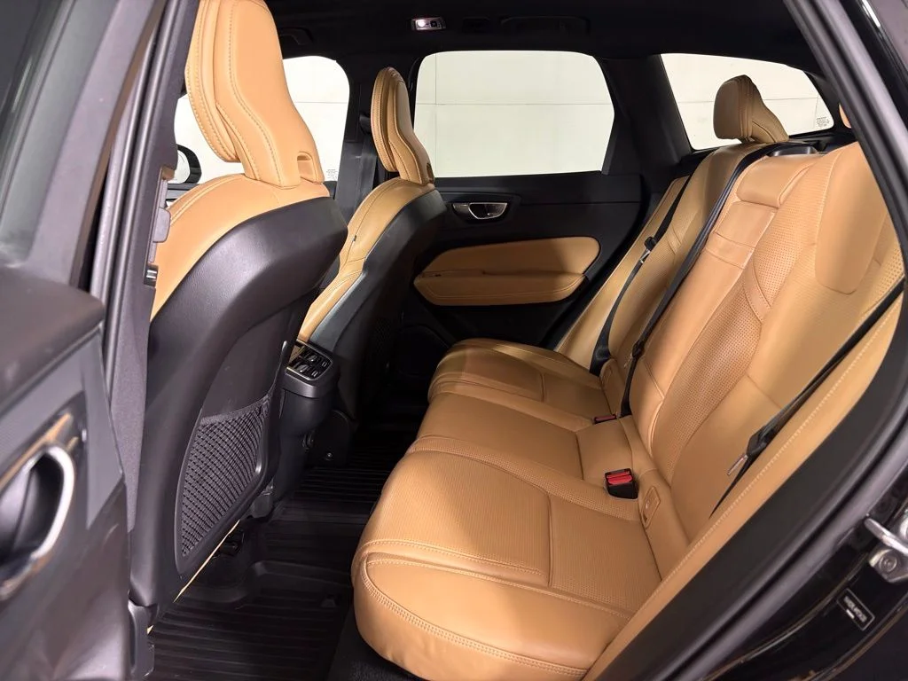 Used 2021 Black Volvo T5 Inscription image 34