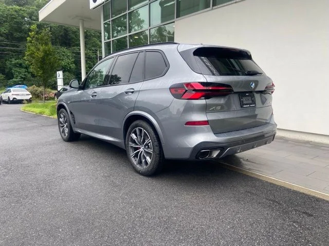 New 2026 Skyscraper Grey Metallic BMW xDrive40i image 9