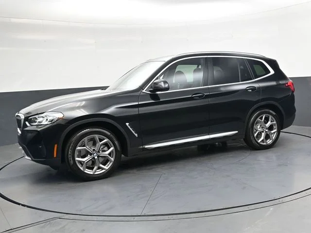 Used 2023 Black BMW xDrive30i image 9
