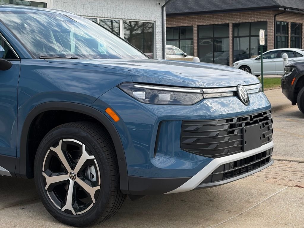 New 2026 Monterey Blue Pearl Volkswagen 2.0T SE image 5