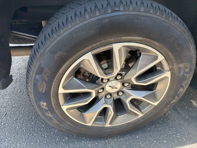 Used 2019 Silver Chevrolet RST image 7