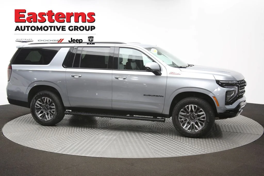 Used 2025 Gray Chevrolet Z71 image 49