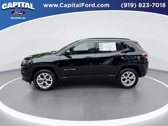 Used 2025 Black Jeep Latitude image 5