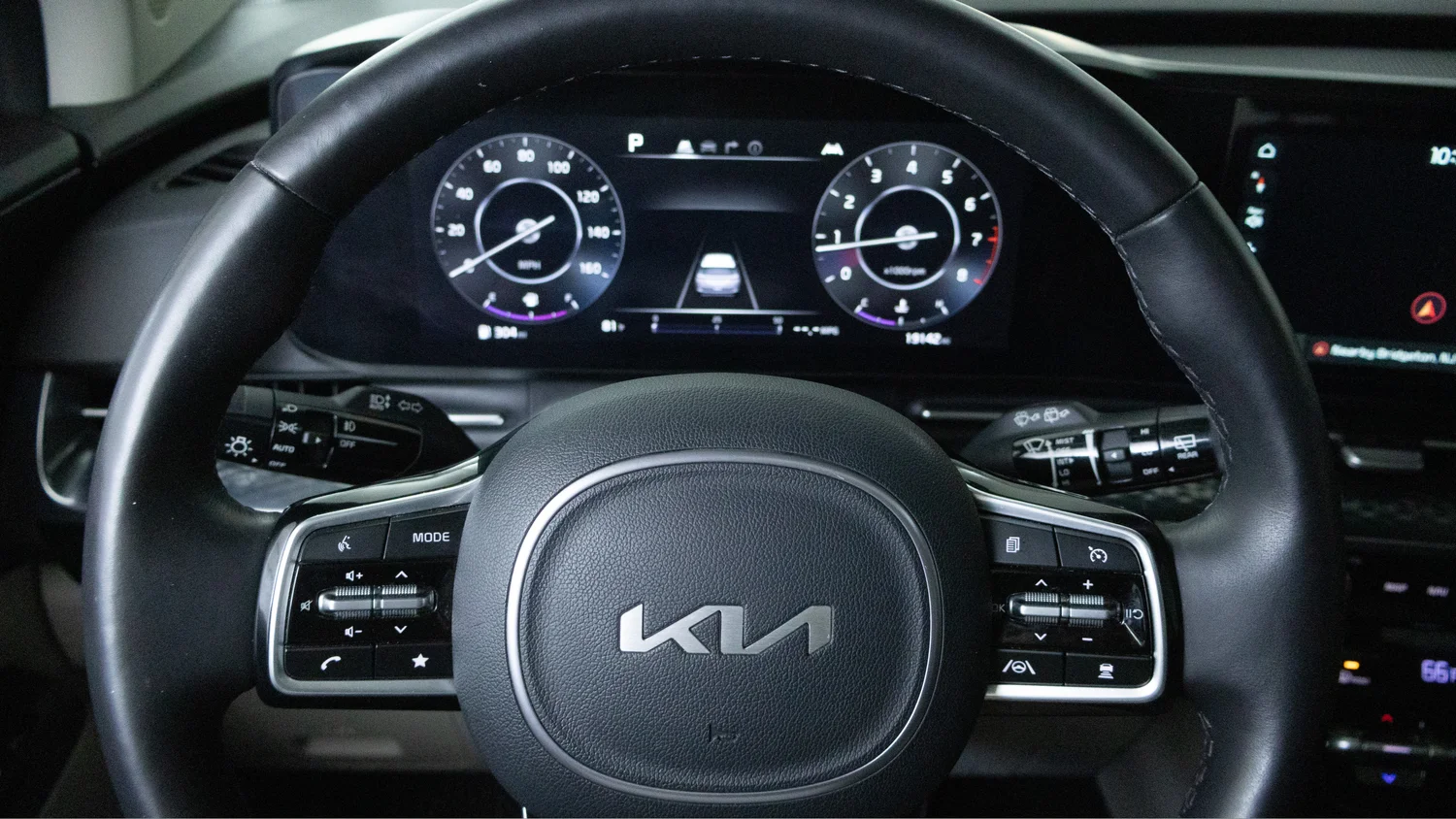 Used 2024 White Kia SX Prestige image 18