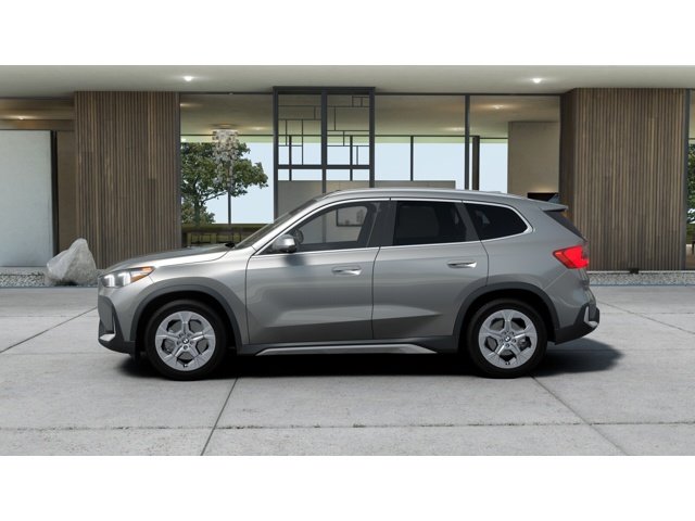 New 2027 Space Silver Metallic BMW  image 4