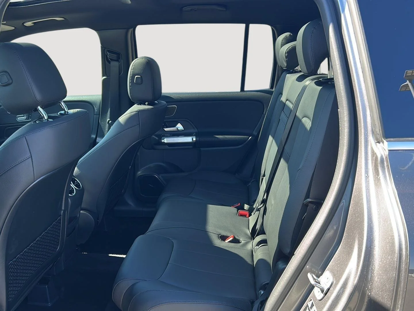 New 2026 Mountain Grey Metallic Mercedes-Benz GLB 250 image 26