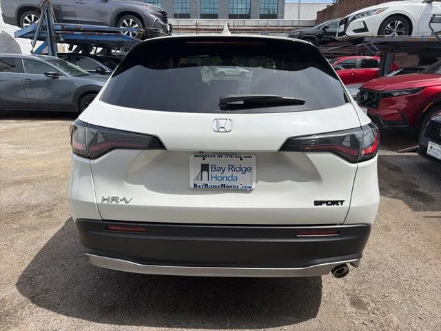 Used 2024  Honda Sport image 5