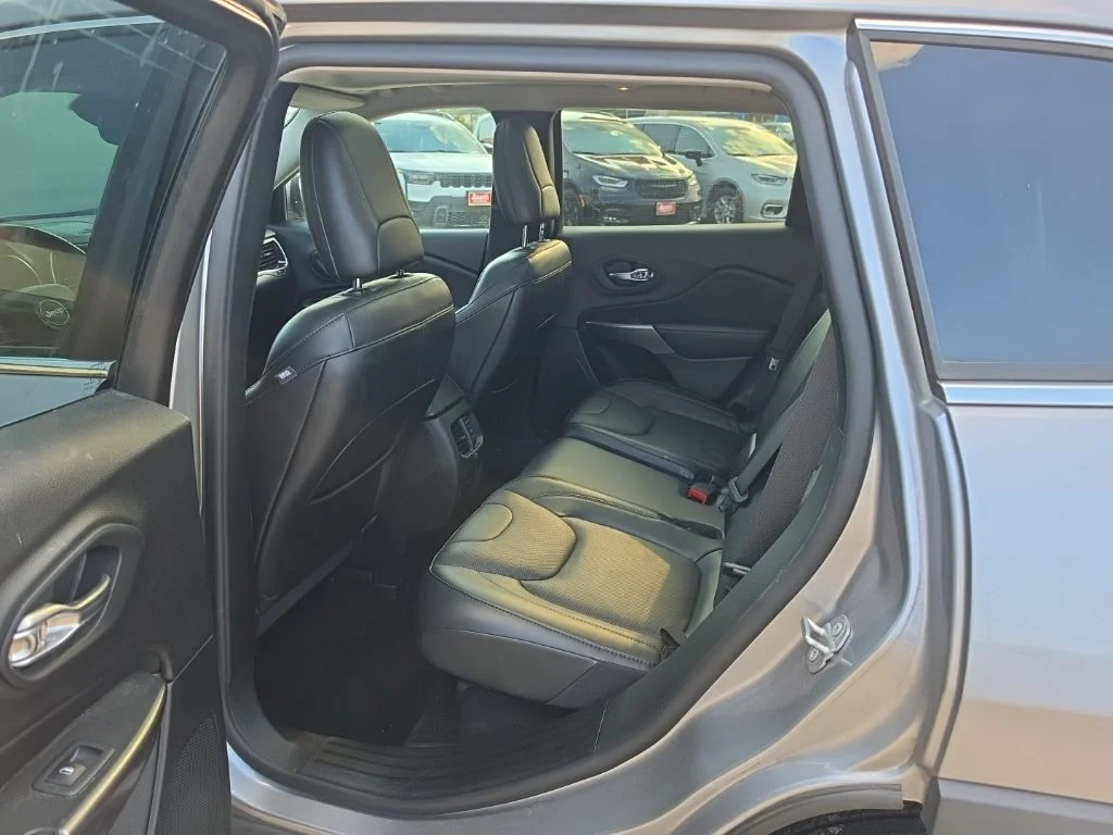 Used 2021 Silver Jeep Limited image 23