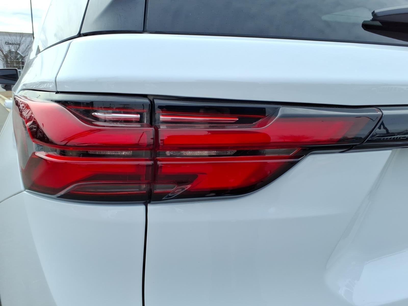 Used 2023 Summit White Chevrolet LT Leather image 14