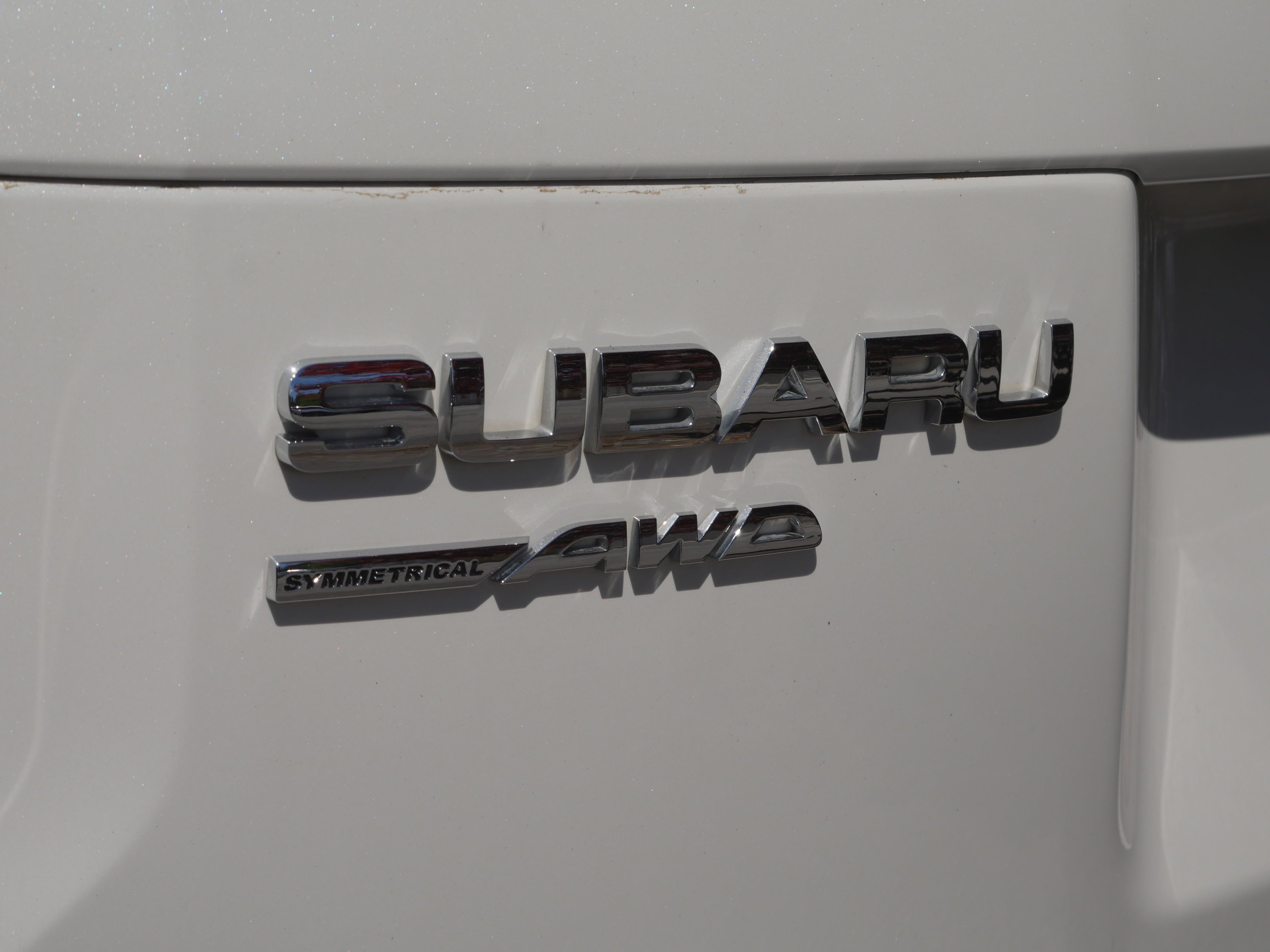 Used 2017 Crystal White Pearl Subaru Premium image 20