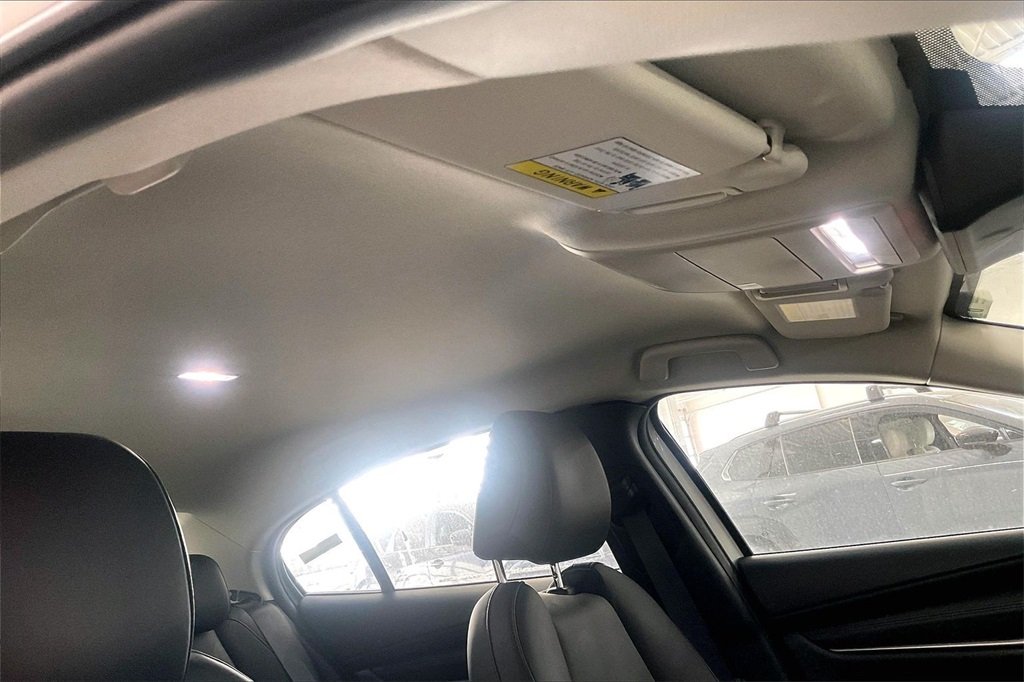 2025 MAZDA MAZDA3 - Image 21