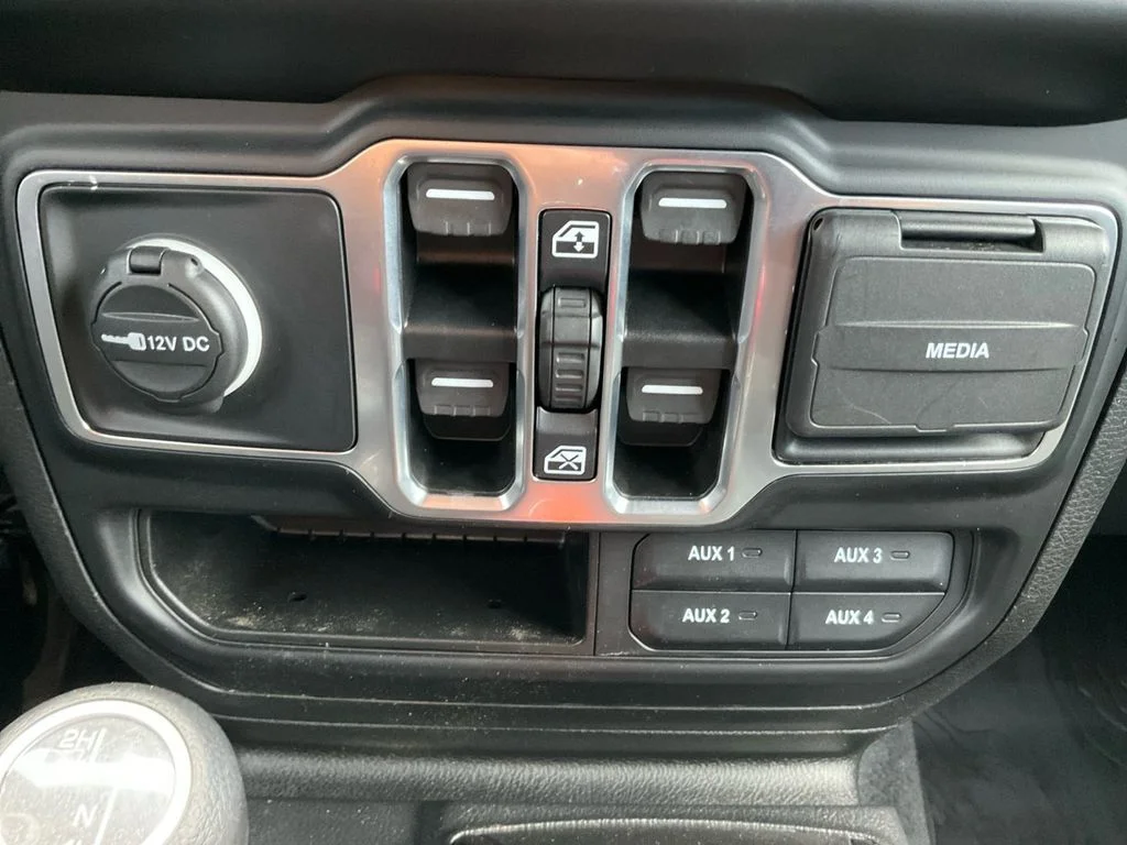 Used 2023 Blue Jeep Willys image 31