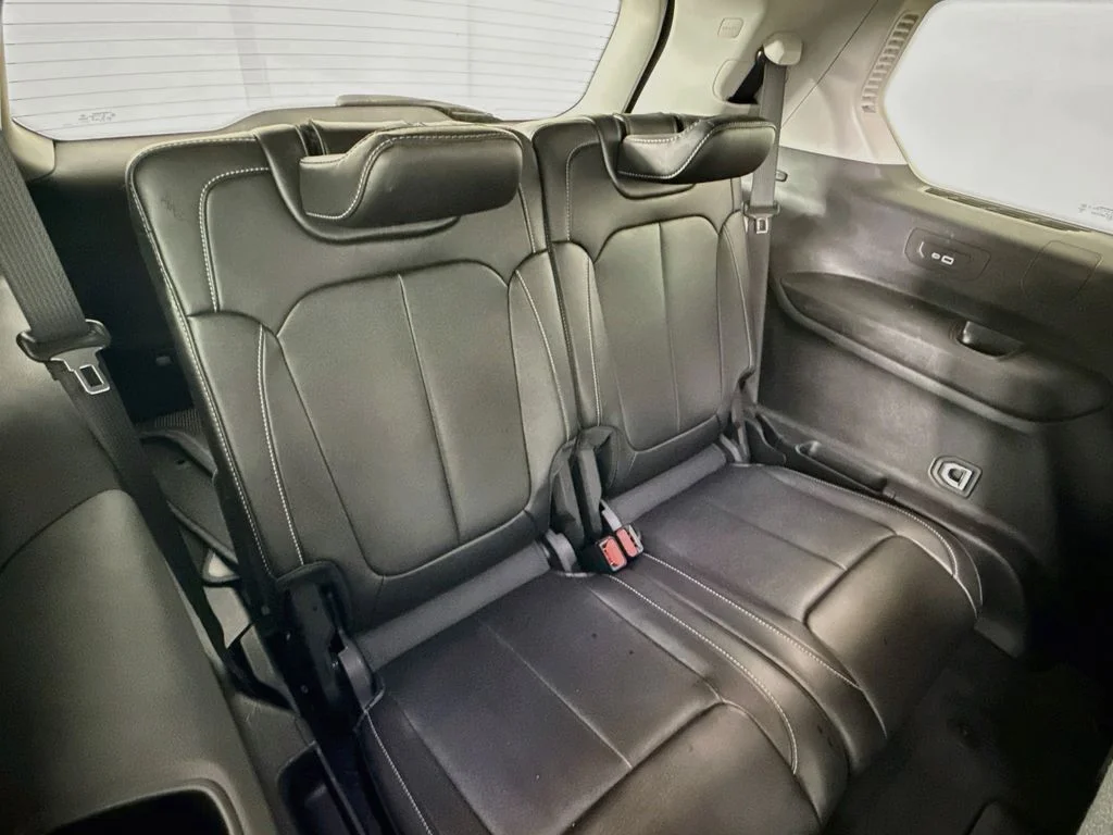 Used 2023 White Jeep Limited image 27
