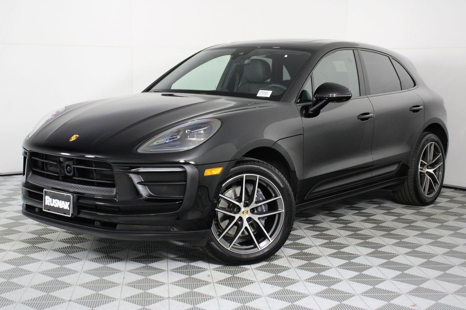 2025 Porsche Macan T