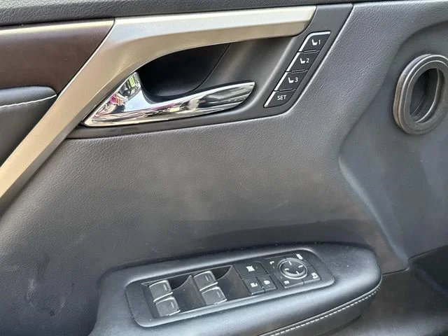 Used 2022 Black Lexus 350 image 27