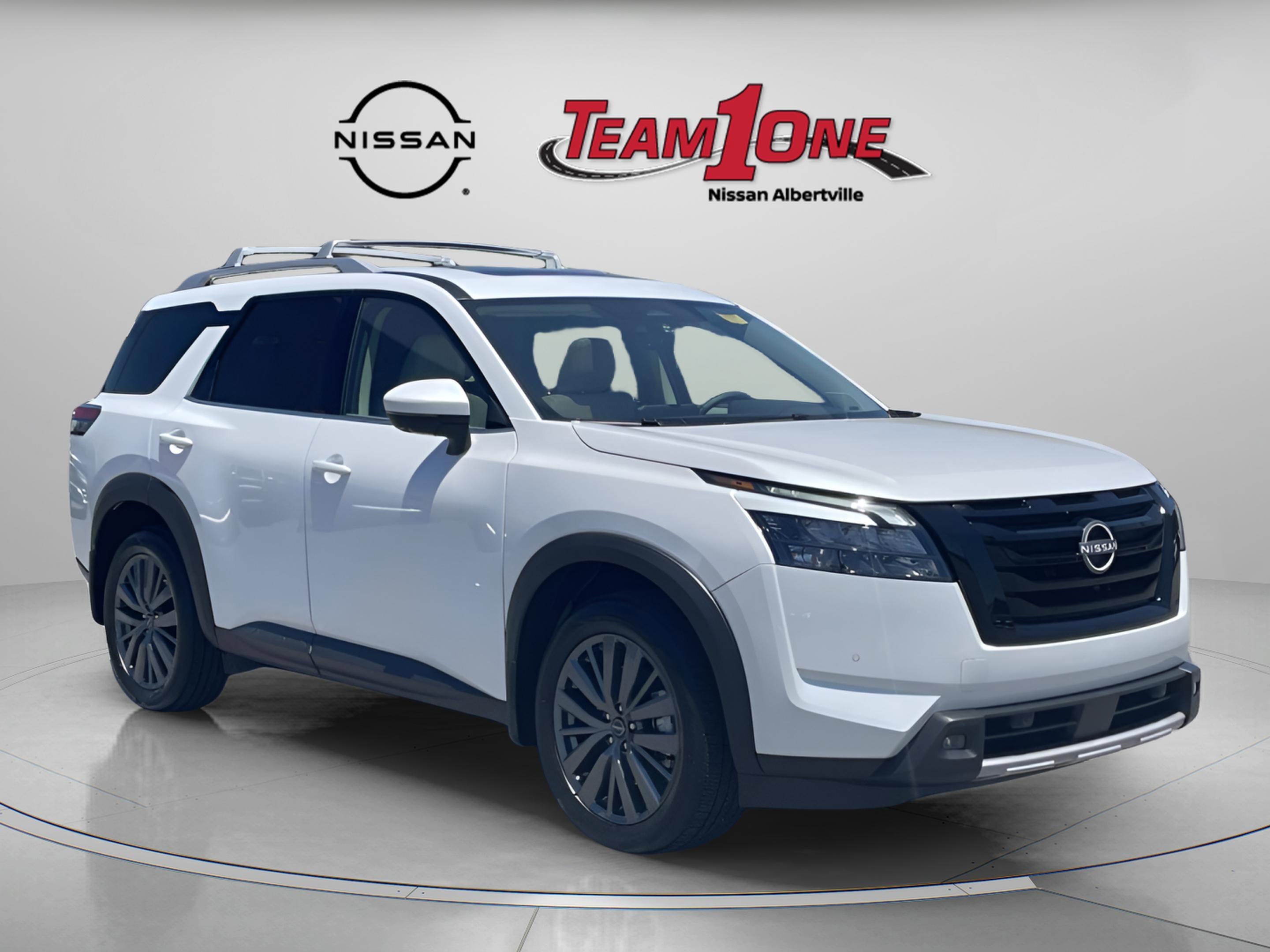 2025 Nissan Pathfinder SL 4WD's photo