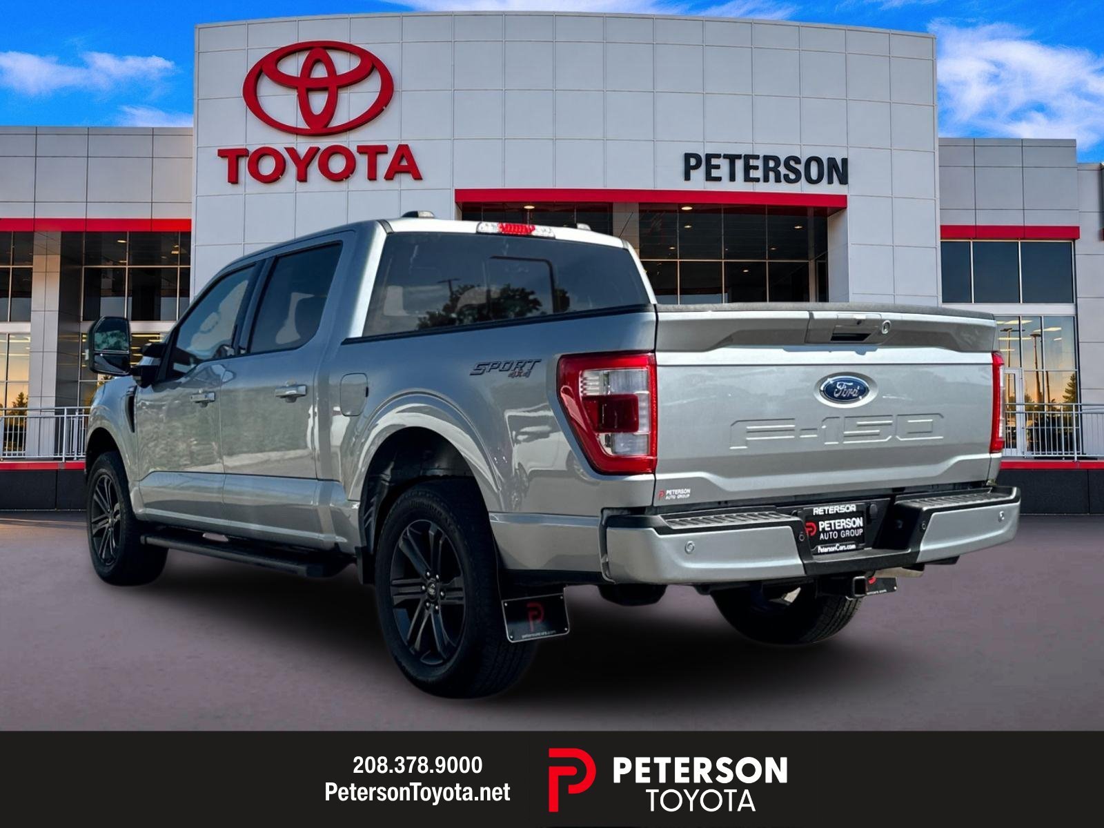 Used 2023  Ford Lariat image 5