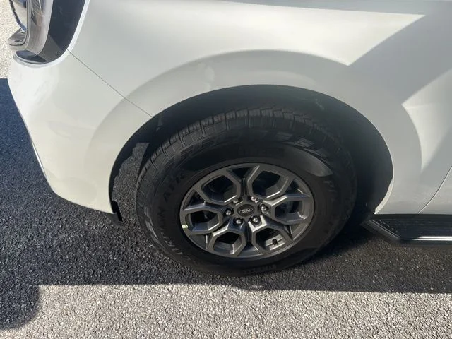New 2025 Star White Metallic Tri-Coat Ford Active image 10
