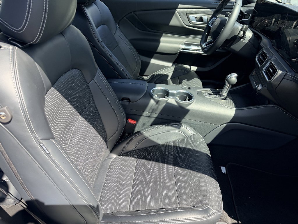 Used 2025 Oxford White Ford EcoBoost Premium image 10