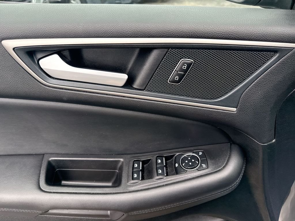 Used 2024 Silver Ford SEL image 60