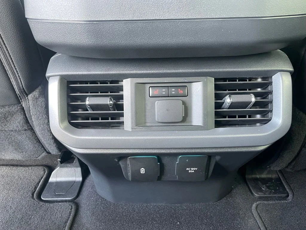 New 2026 Star White Metallic Tri-Coat Ford Lariat® image 56