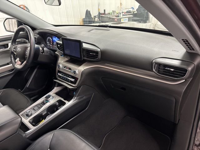Used 2023 Red Ford XLT image 32