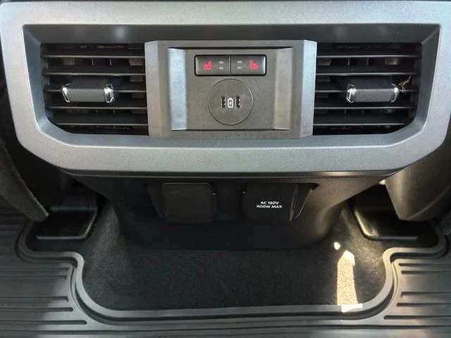 Used 2024 Glacier Gray Metallic Ford Lariat image 29