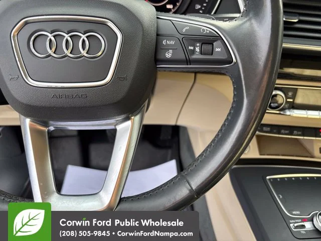 Used 2010 White Audi  image 17