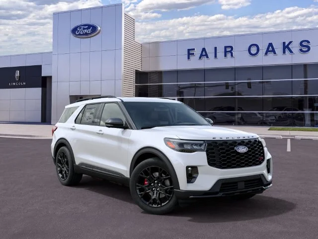 New 2027 Star White Metallic Tri-Coat Ford ST image 4
