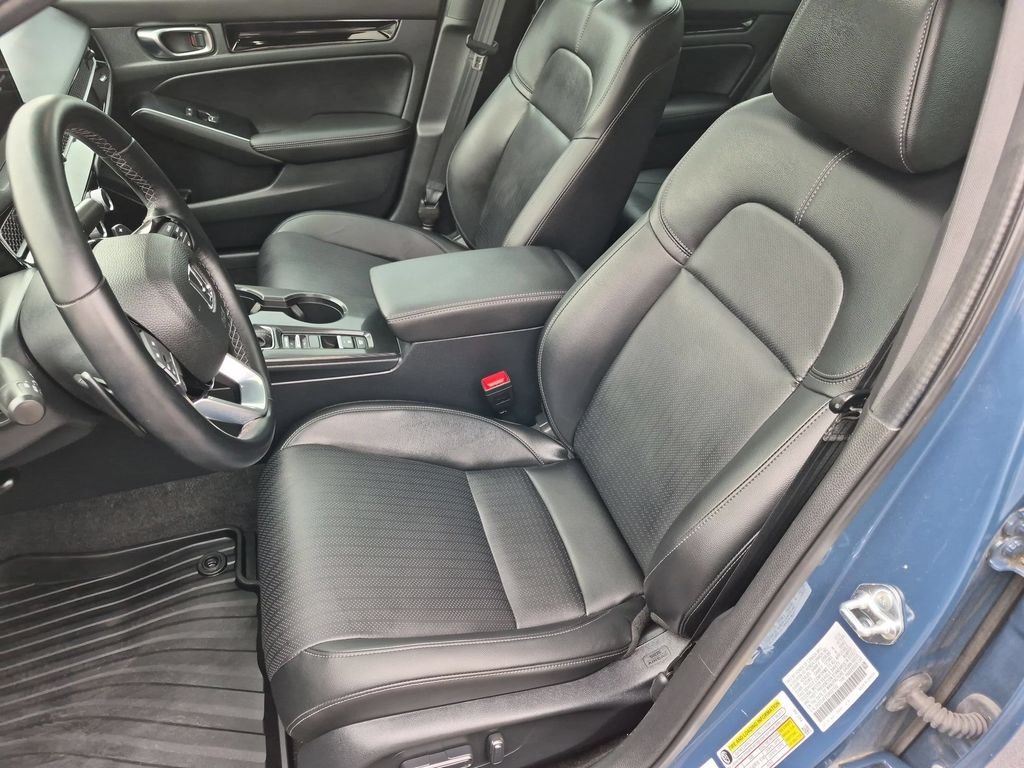 Used 2025  Honda Sport image 16