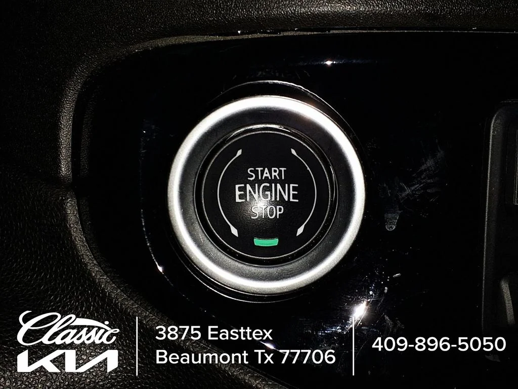 Used 2025 Black Chevrolet LT image 18