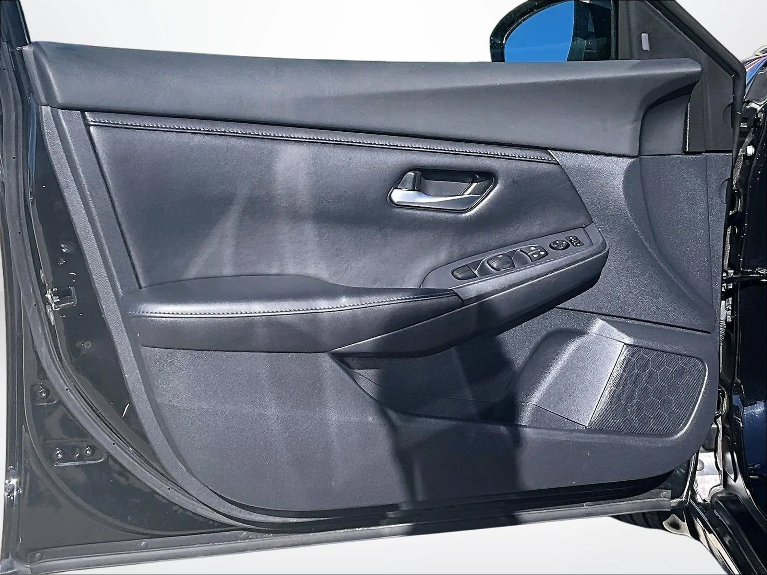 Used 2022 Black Nissan S image 22