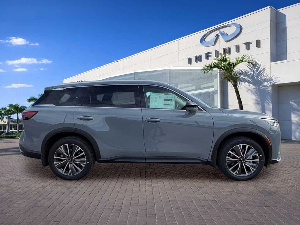 New 2027 HARBOR GRAY INFINITI Luxe FWD image 8