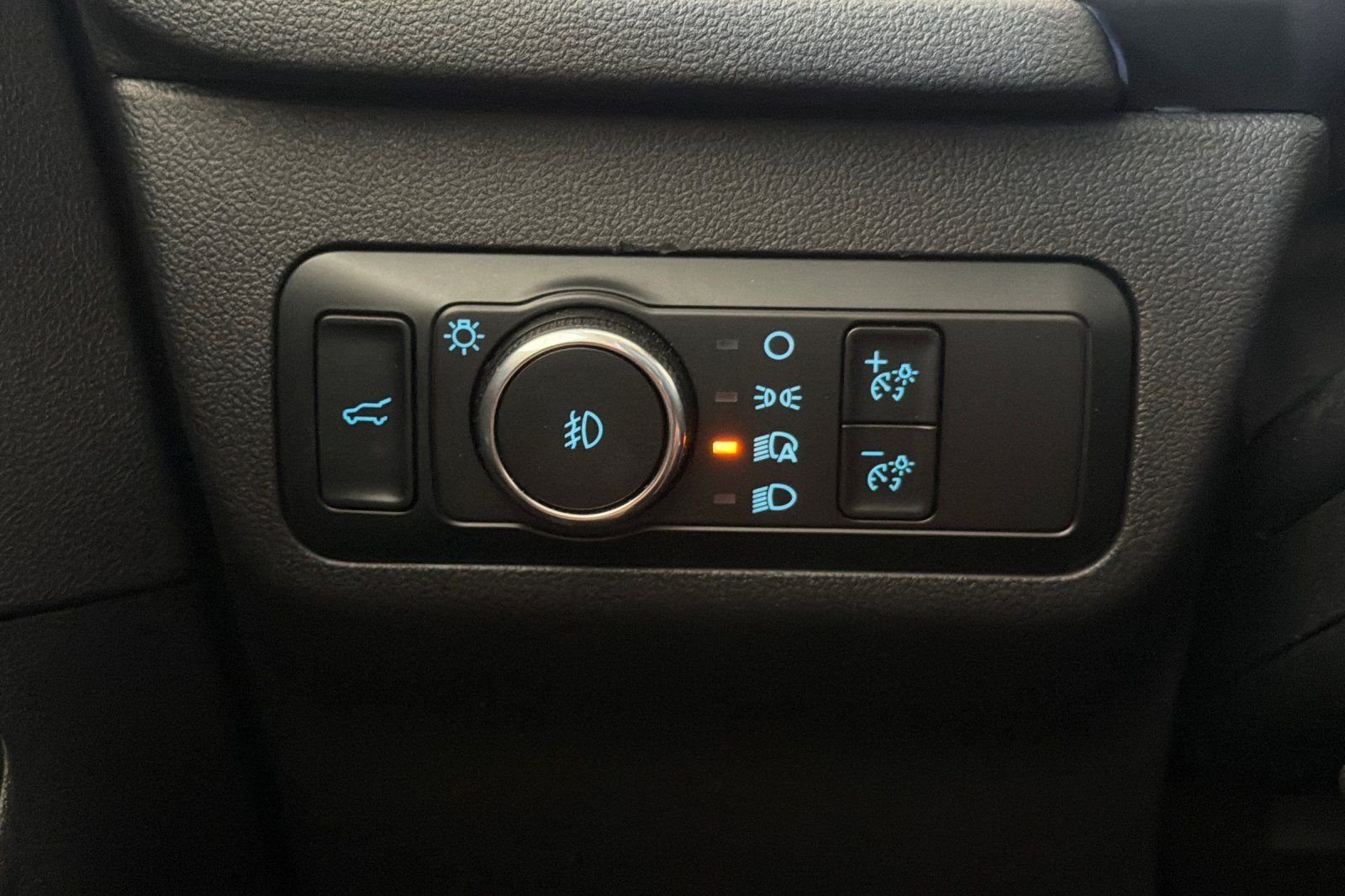 Used 2024  Ford Platinum image 31