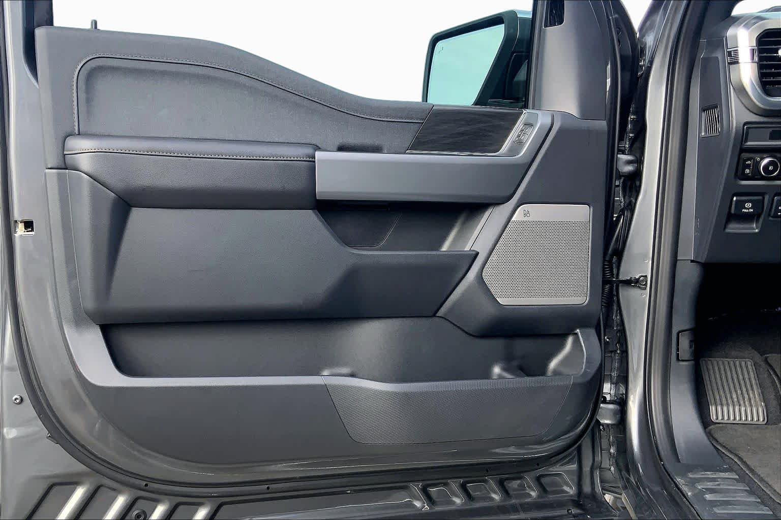 Used 2026 Carbonized Gray Metallic Ford LARIAT image 22