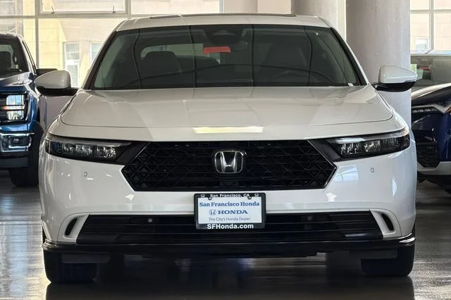 Certified Used 2023 Platinum White Pearl Honda EX-L image 13