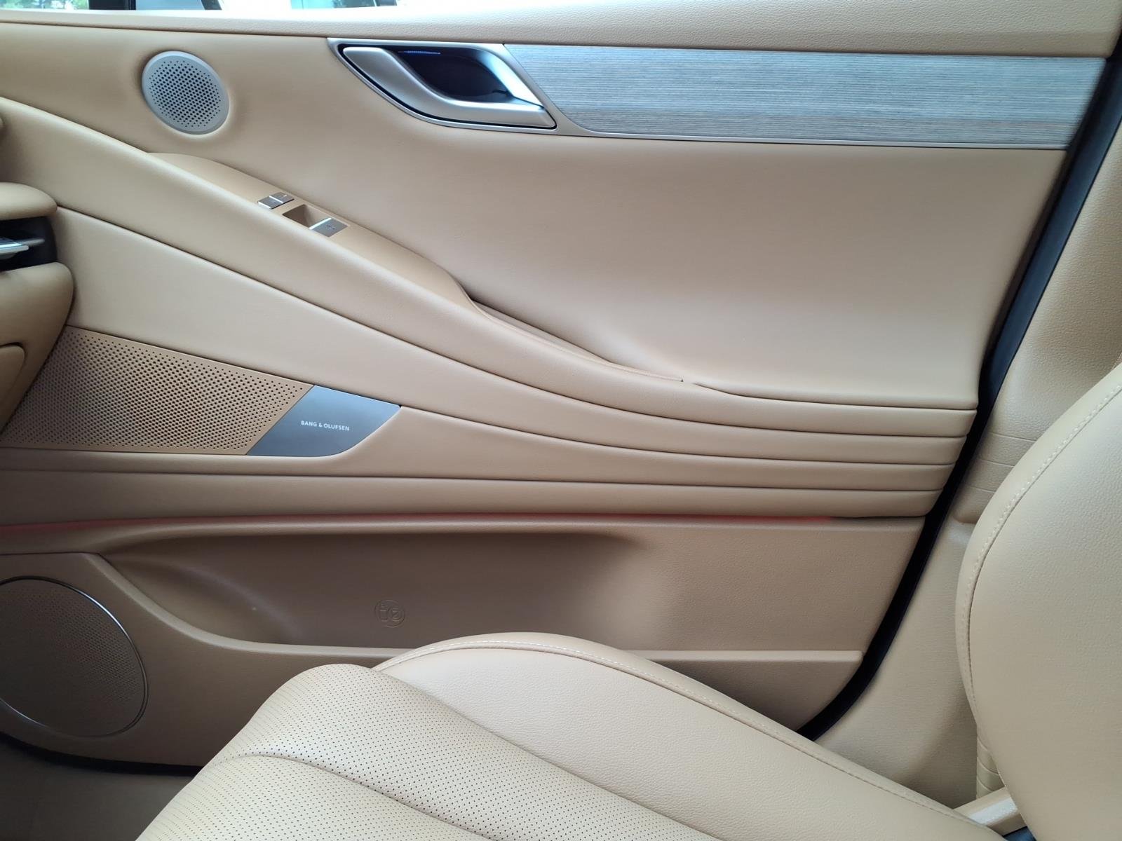New 2026 Silver Genesis 2.5T image 23