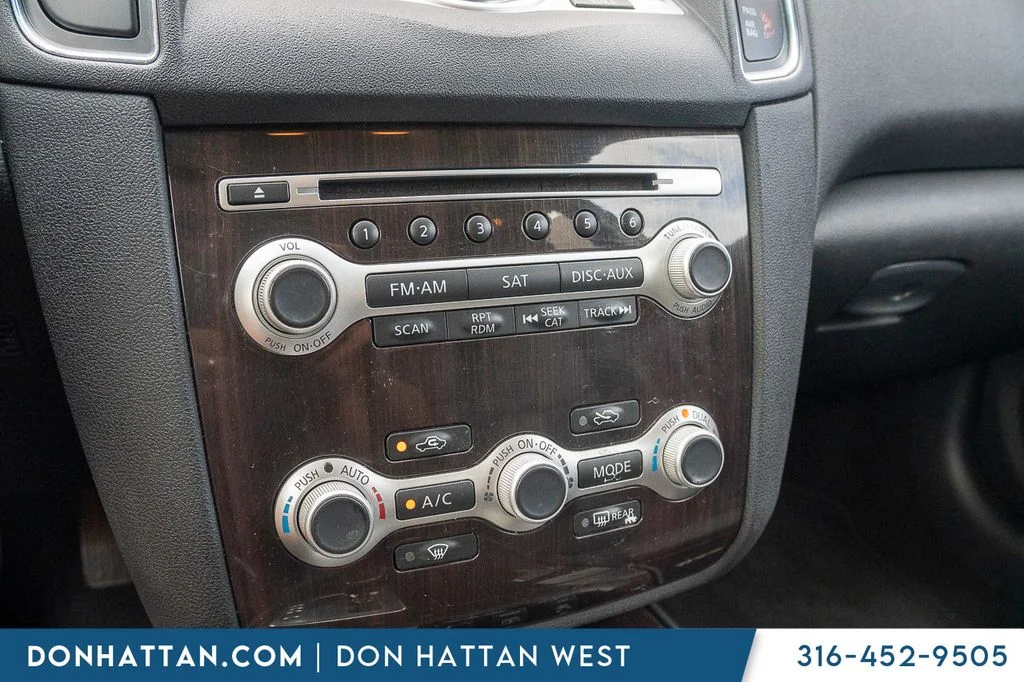 Used 2012 Silver Nissan 3.5 SV image 9