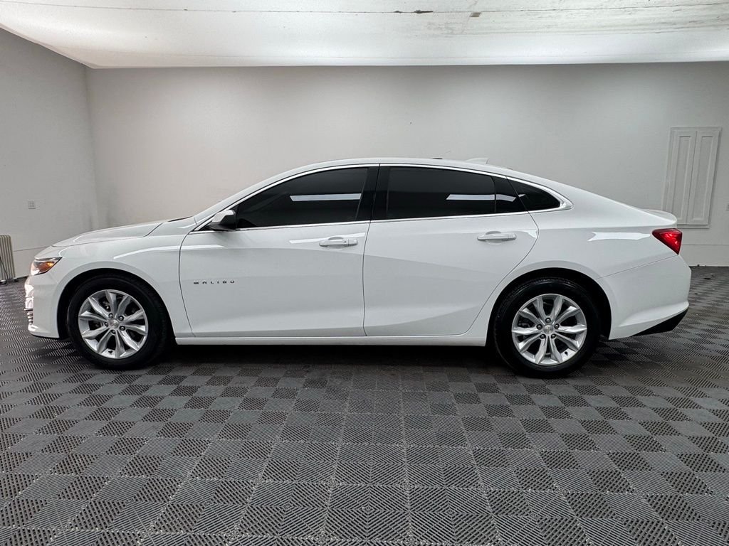Used 2024 Summit White Chevrolet LT image 12