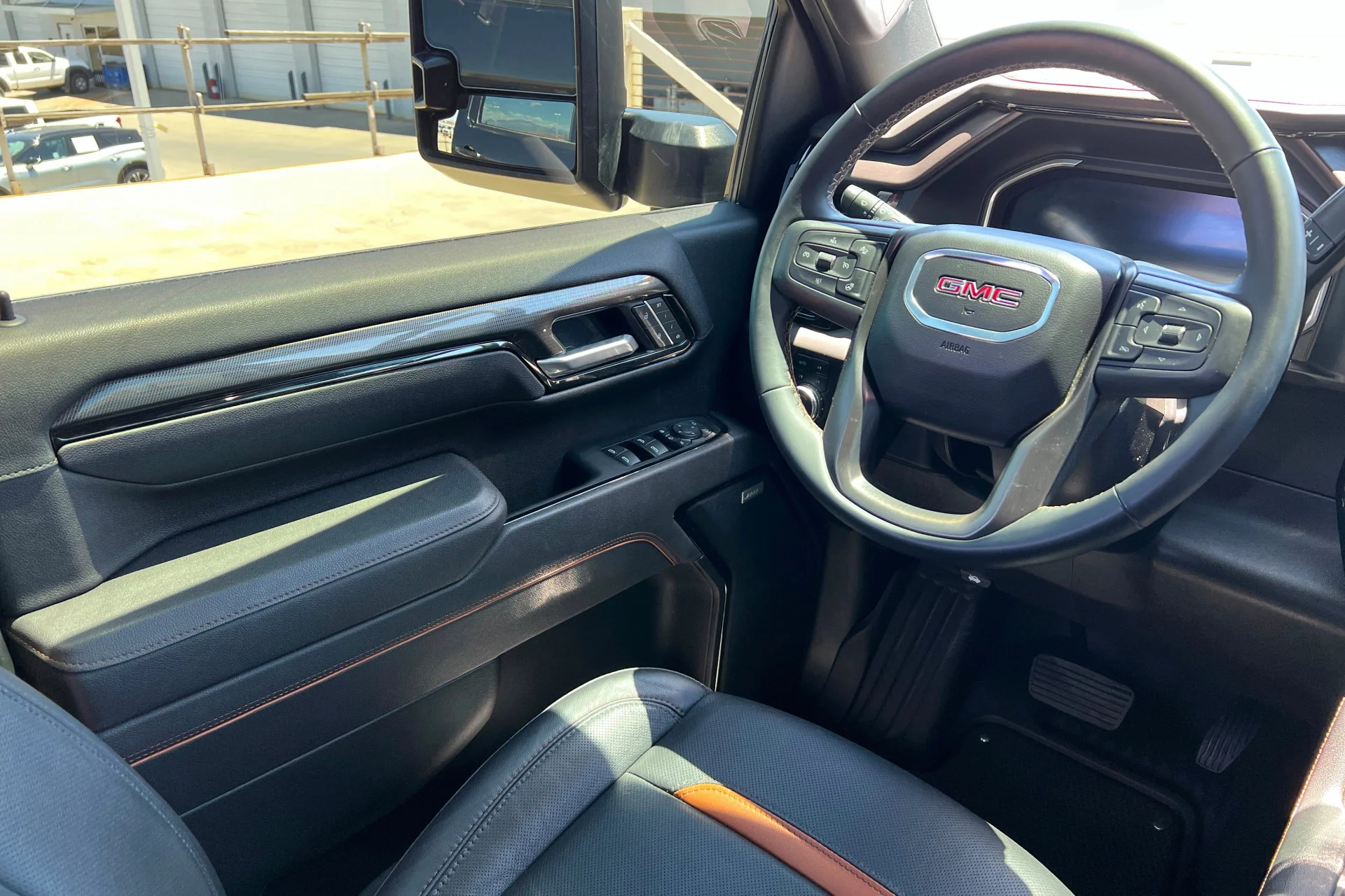 Used 2025 Onyx Black GMC AT4 image 11