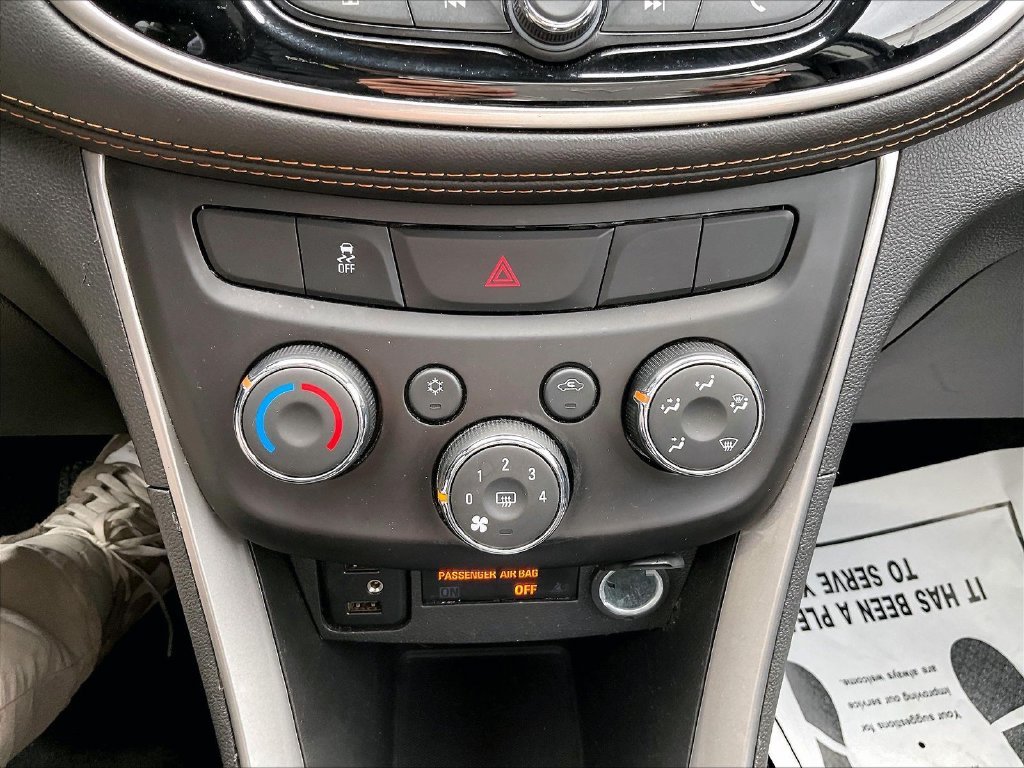 Used 2019 Summit White Chevrolet LT image 25