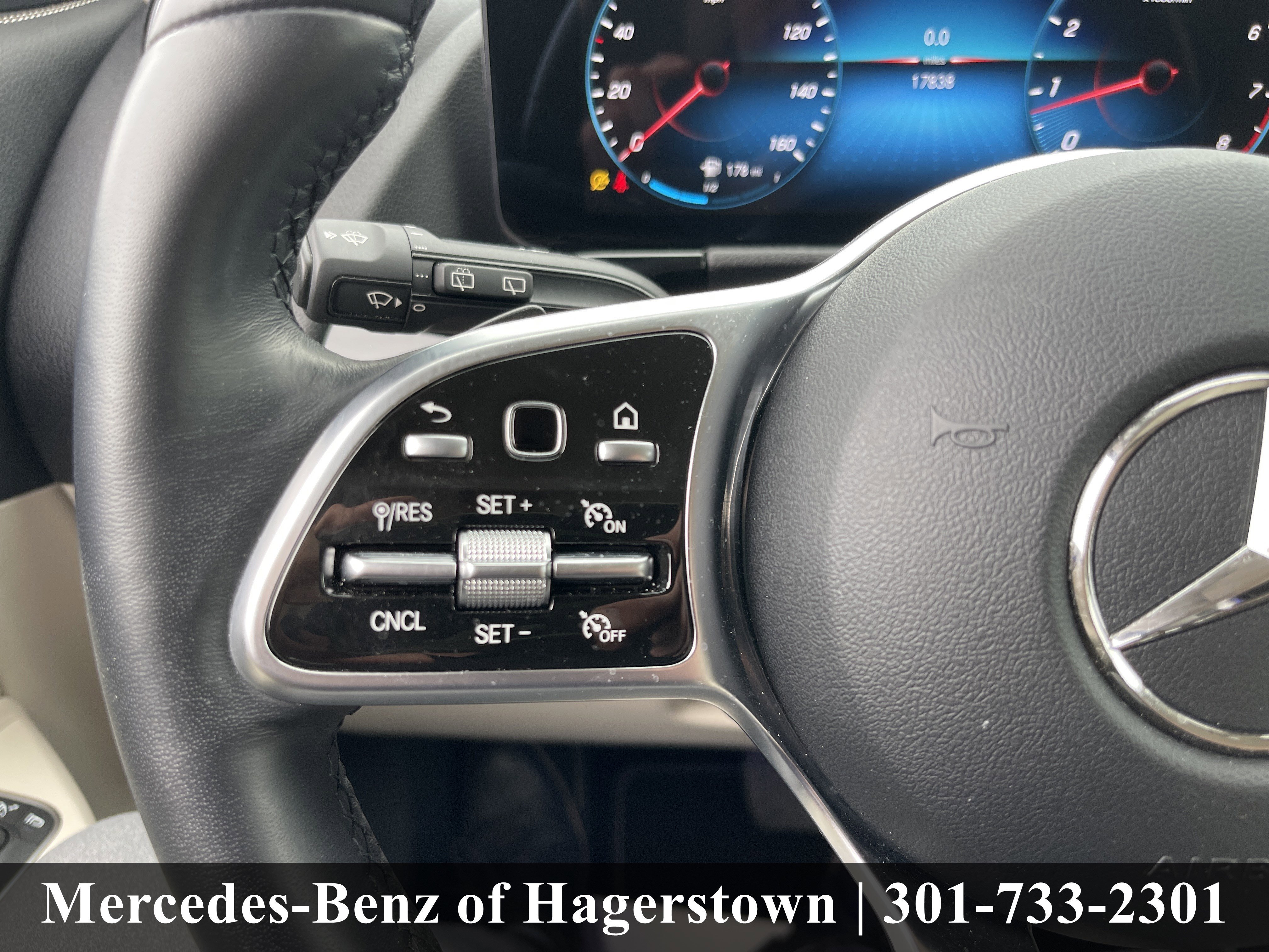 Certified Used 2023 Mountain Grey Metallic Mercedes-Benz GLA 250 4MATIC® SUV image 19