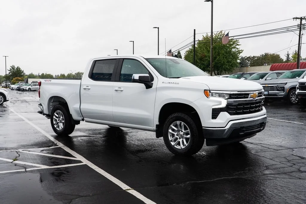 New 2026 Summit White Chevrolet LT image 5