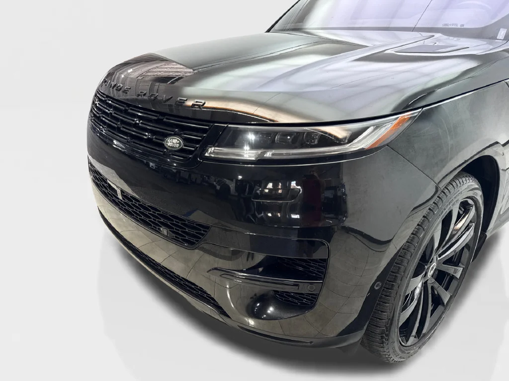 Used 2023 Black Land Rover SE image 18