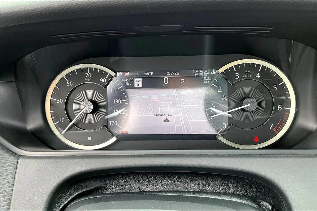 Used 2022 Gray Land Rover P250 R-Dynamic S image 13