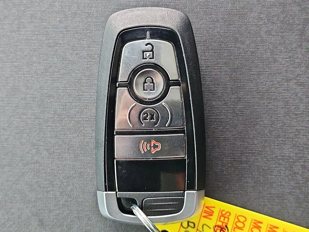 New 2025 Oxford White Ford Badlands® image 41