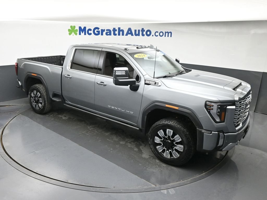 Used 2024 Silver GMC Denali image 3